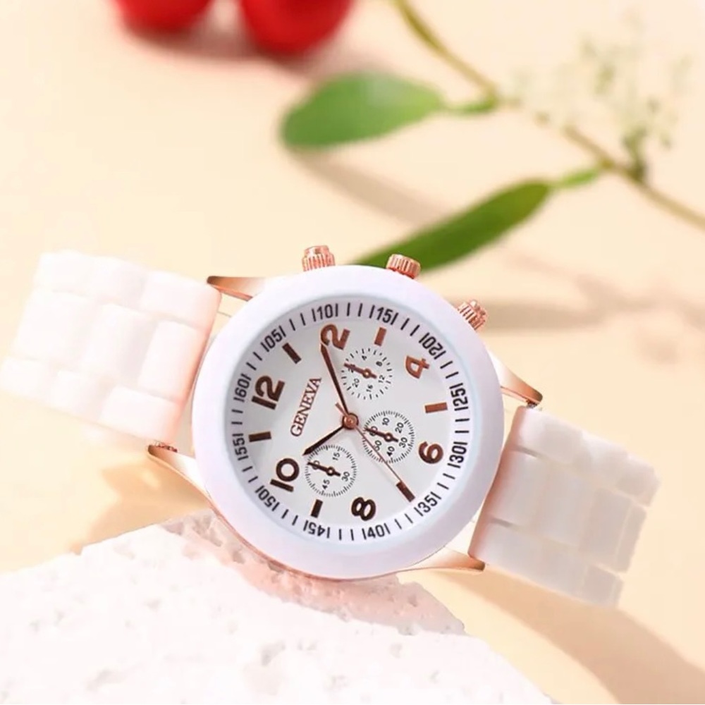 Women Quartz Watch Pink Silicone Jelly Wristwatch - Picture 3 of 4